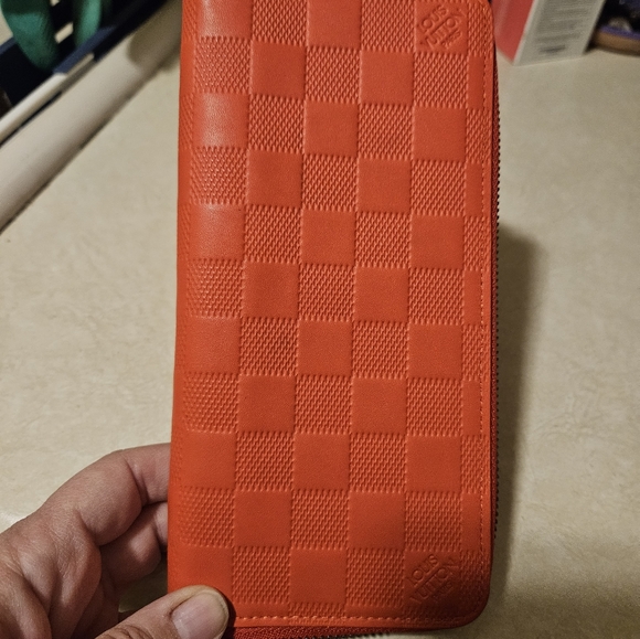 NWOT Authentic Louis Vuitton wallet - Picture 6 of 8